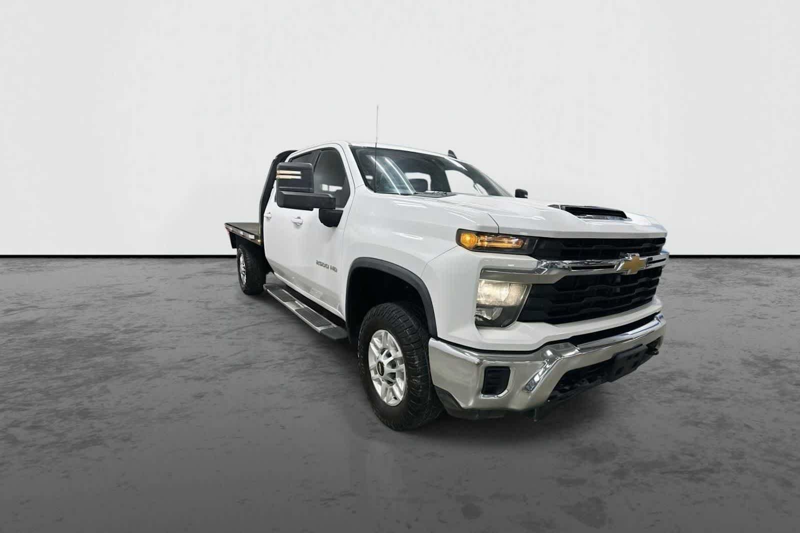 Used 2024 Chevrolet Silverado 2500 LT w/ Snow Plow Prep/Camper Package AWD/4WD image 6