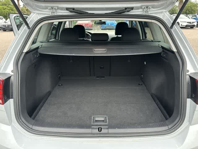 Used 2019 Volkswagen Golf S AWD/4WD image 32