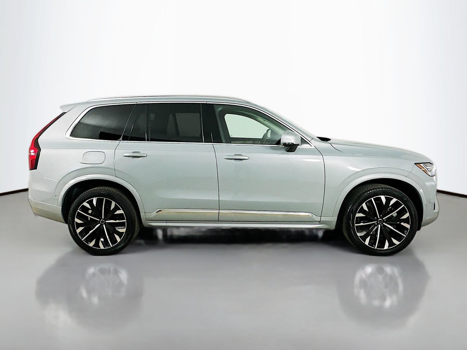 Used 2026 Volvo XC90 B6 Plus AWD/4WD image 4
