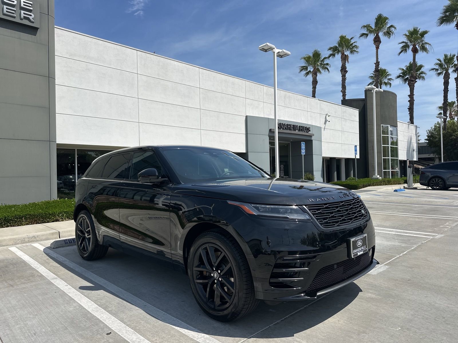 Certified 2026 Land Rover Range Rover Velar Dynamic SE image 2
