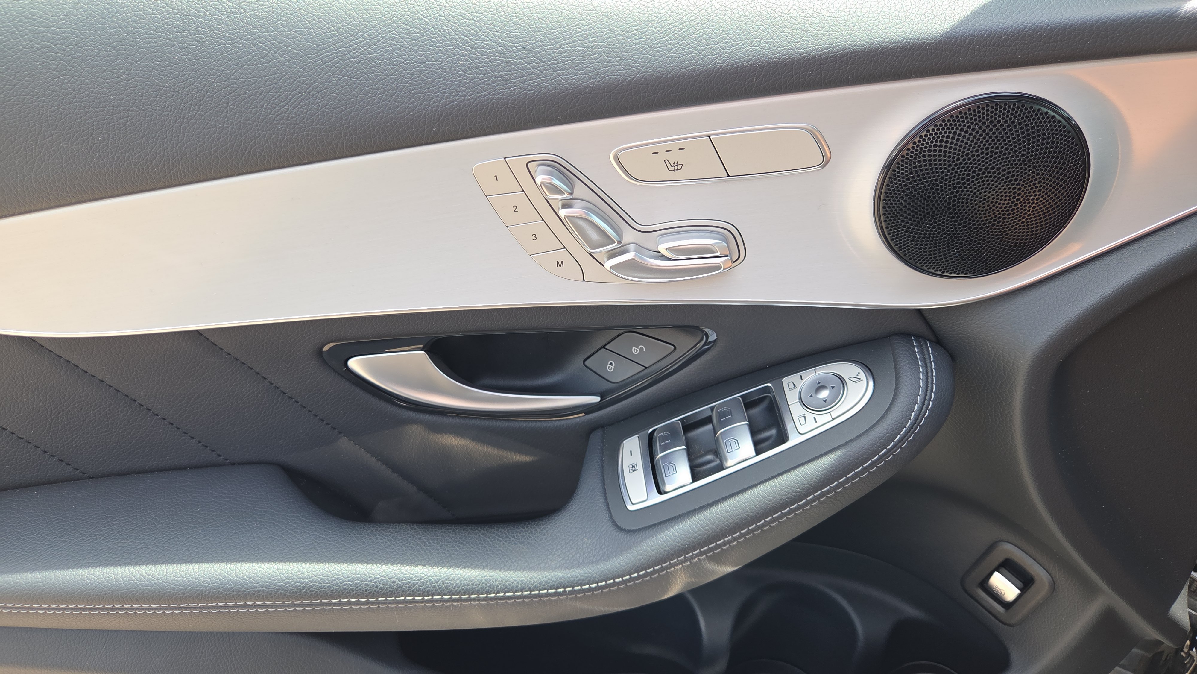 Used 2022 Mercedes-Benz GLC 300 image 17