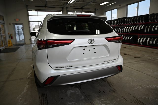 Used 2022 Toyota Highlander Platinum image 7