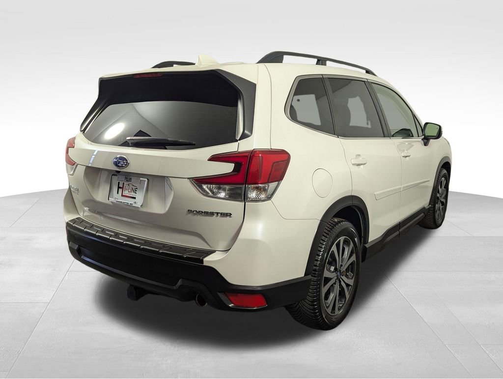 Used 2020 Subaru Forester Limited image 22