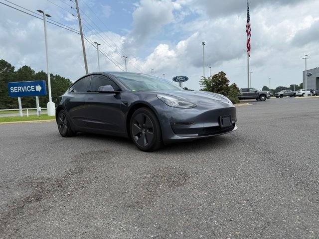 Used 2023 Tesla Model 3 Standard Range RWD image 9