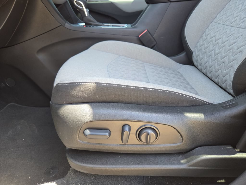 Used 2024 Chevrolet Equinox LS w/ LS Convenience Package FWD image 19