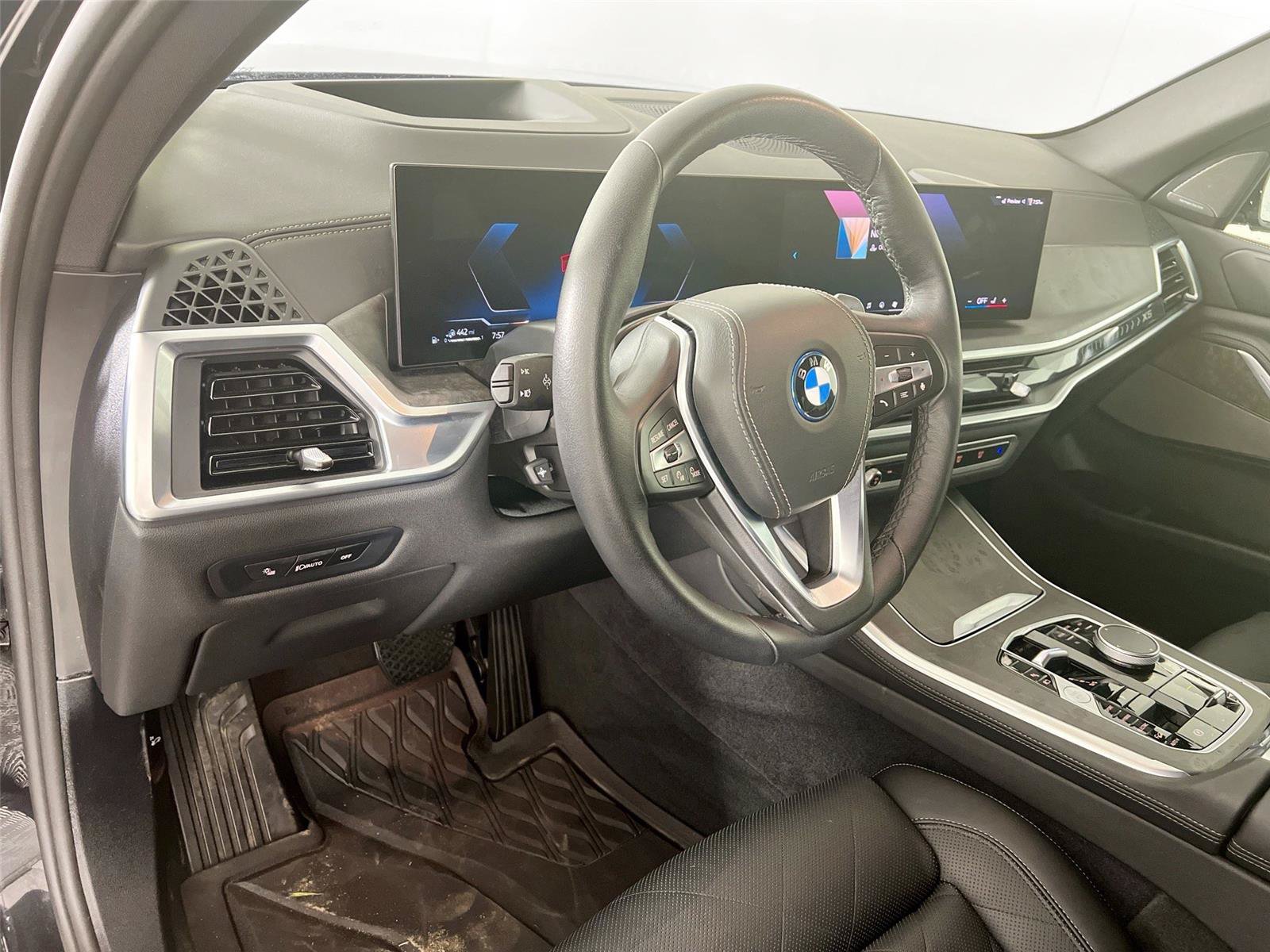 Used 2026 BMW X5 xDrive50e w/ Climate Comfort Package AWD/4WD image 10