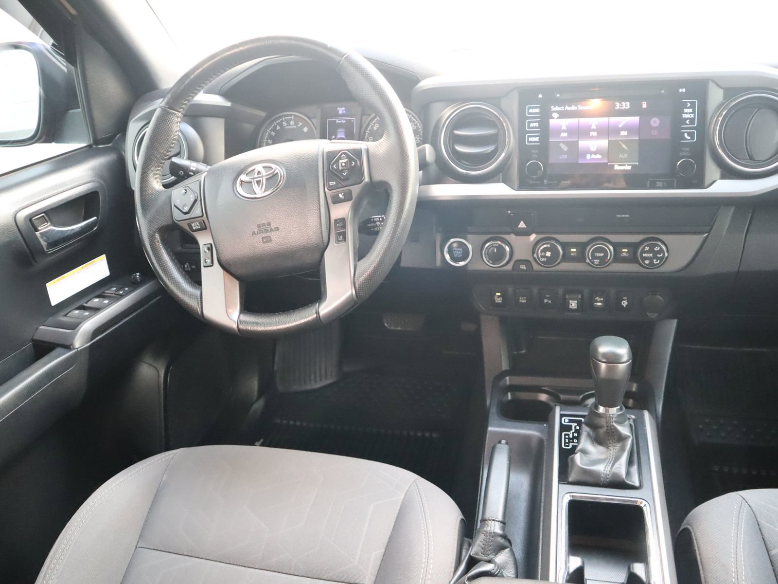 Used 2019 Toyota Tacoma TRD Off-Road w/ Technology Package AWD/4WD image 26