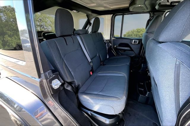 Used 2025 Jeep Wrangler Unlimited Sahara AWD/4WD image 24