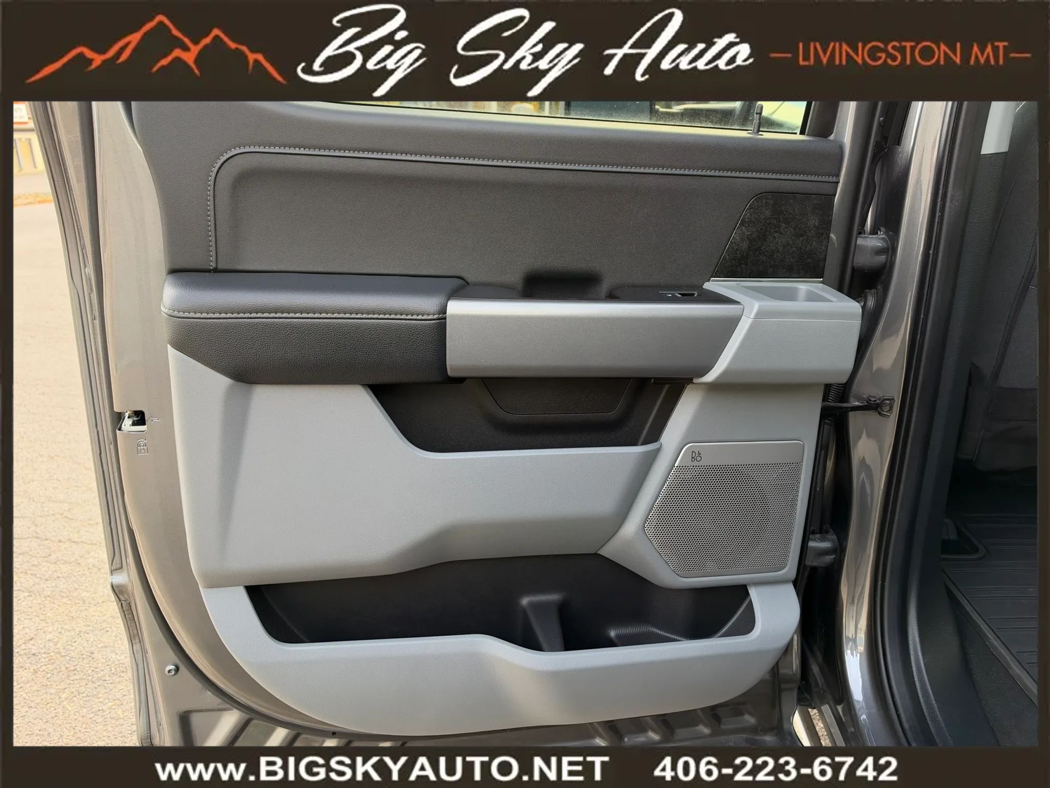 Used 2023 Ford F350 XLT w/ XLT Premium Package AWD/4WD image 17