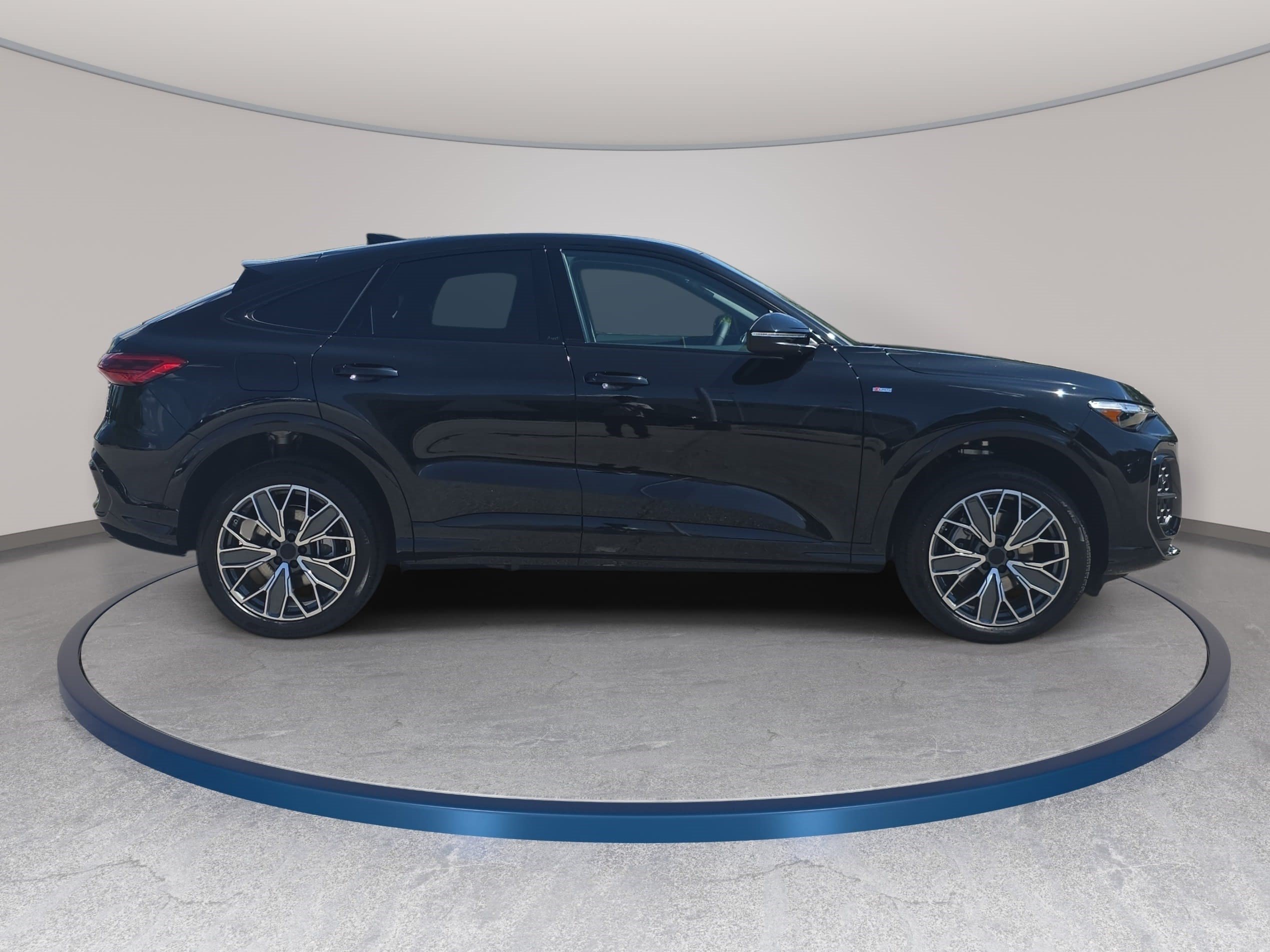 New 2026 Audi Q5 Premium Plus AWD/4WD image 4