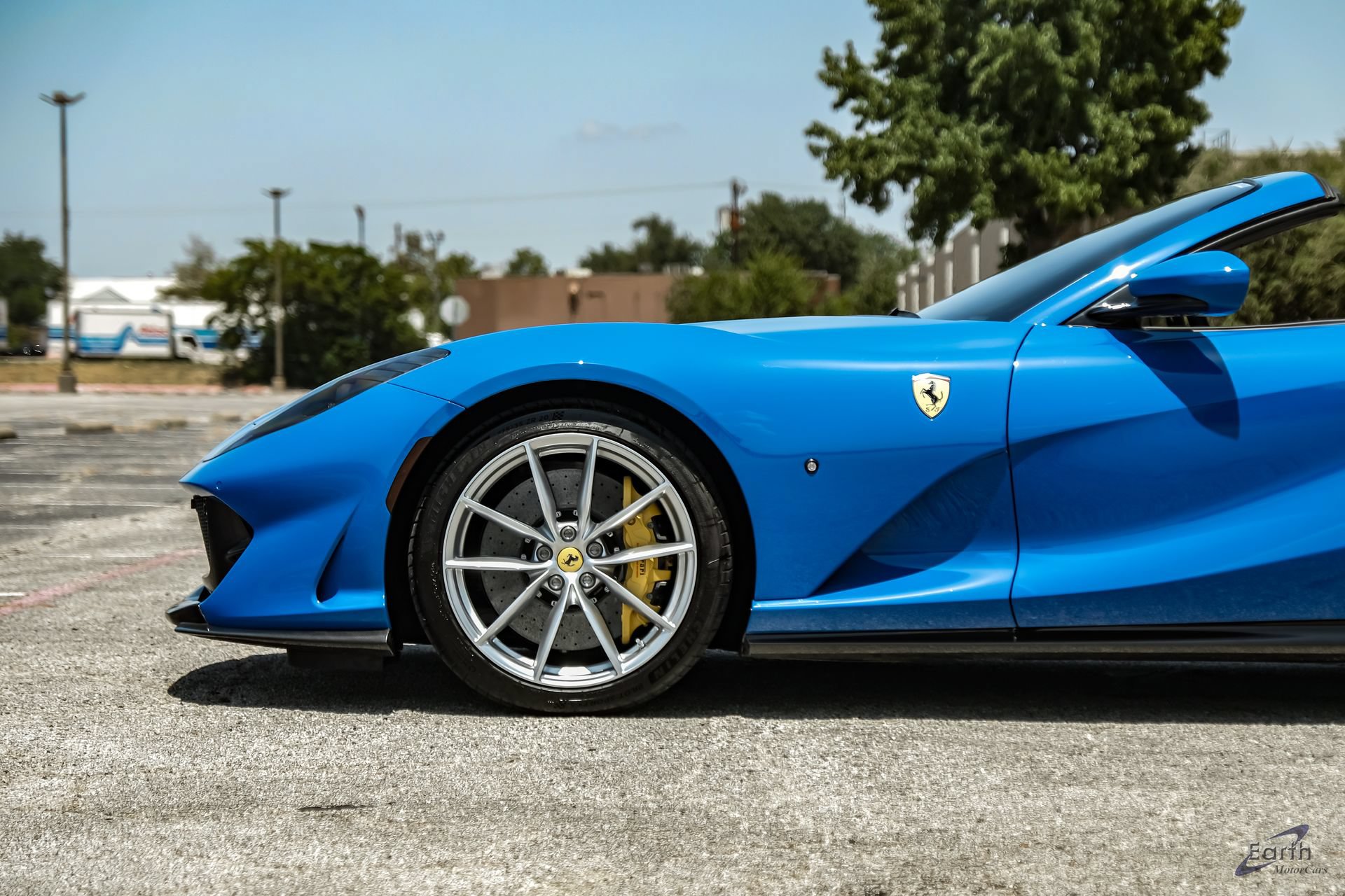 Used 2022 Ferrari 812 GTS RWD image 9