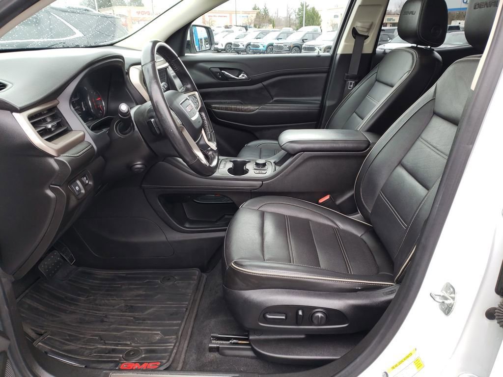 Used 2020 GMC Acadia Denali w/ LPO, 'HIT The Road' Package AWD/4WD image 10