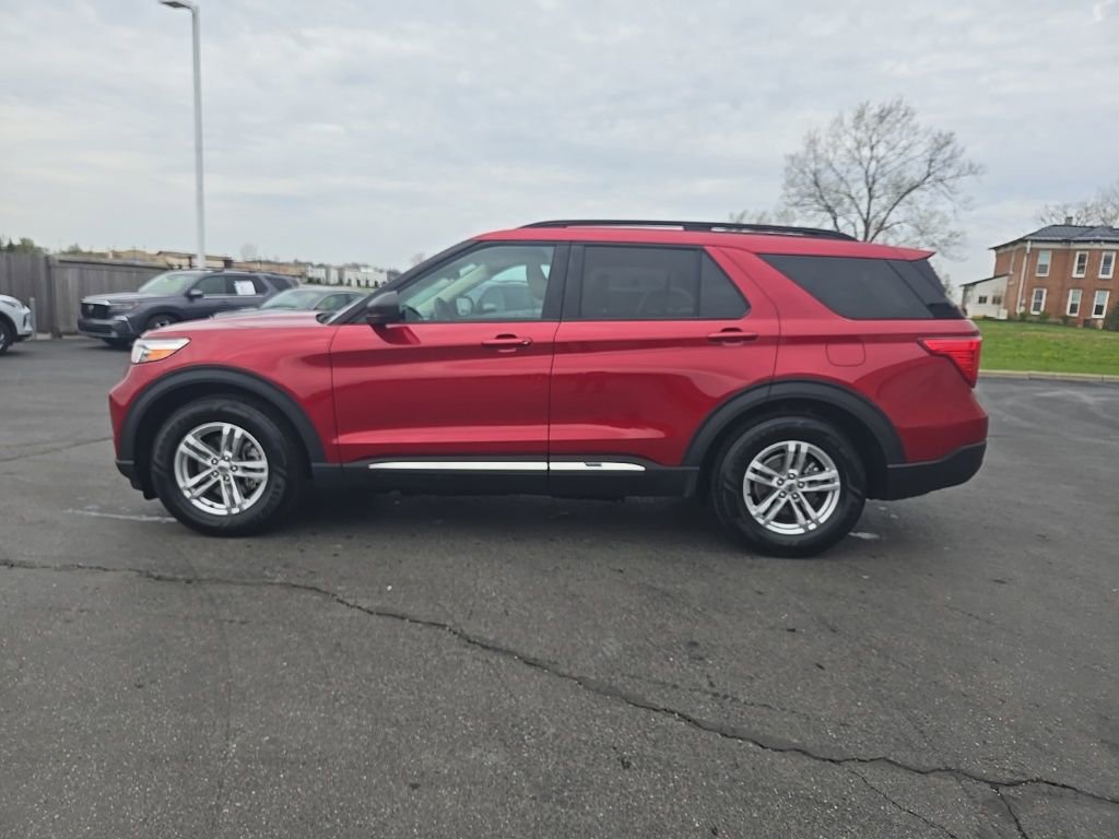 Used 2022 Ford Explorer XLT image 4
