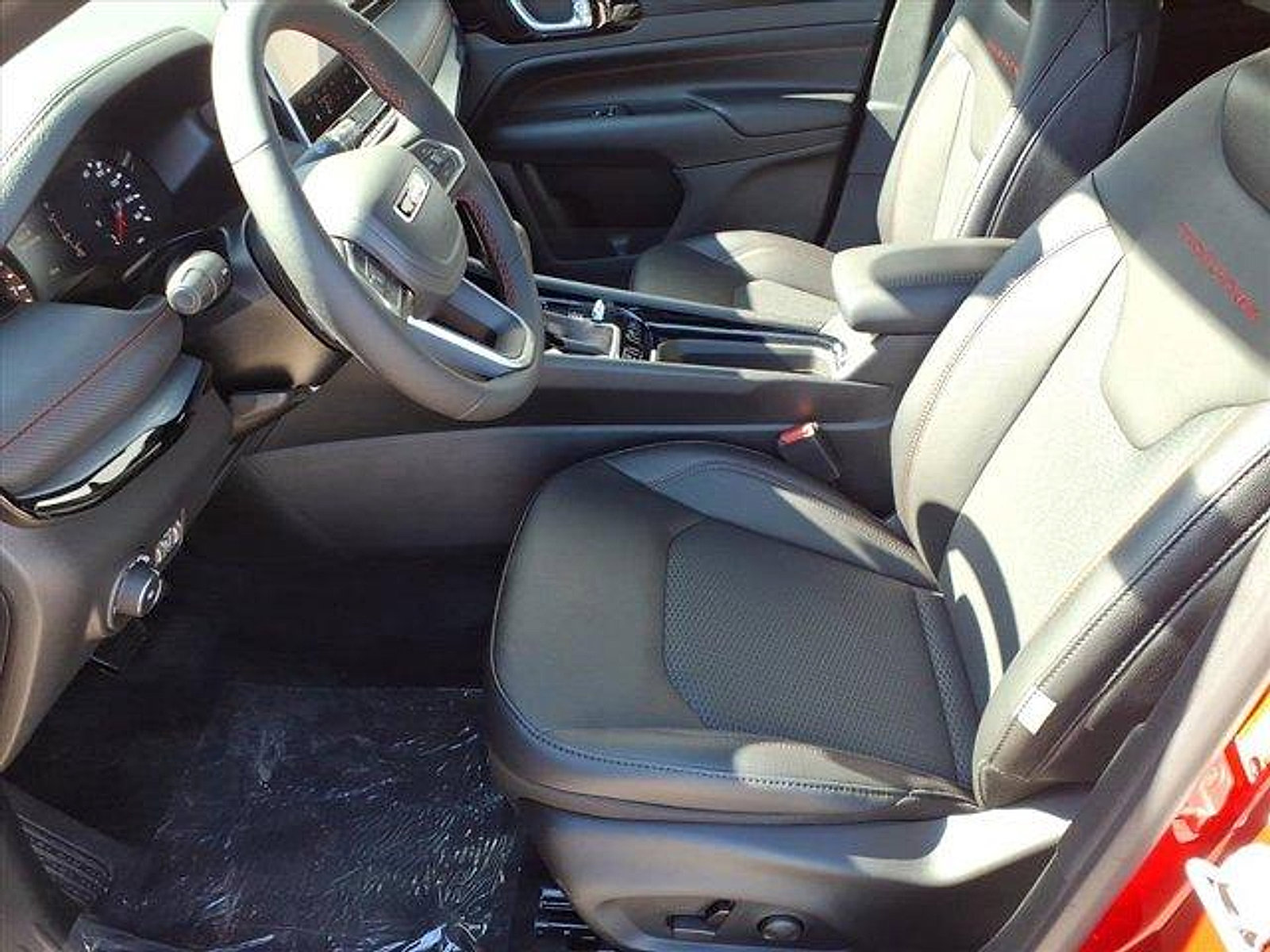 New 2026 Jeep Compass Trailhawk image 7