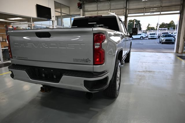 Used 2022 Chevrolet Silverado 2500 High Country w/ Technology Package AWD/4WD image 5