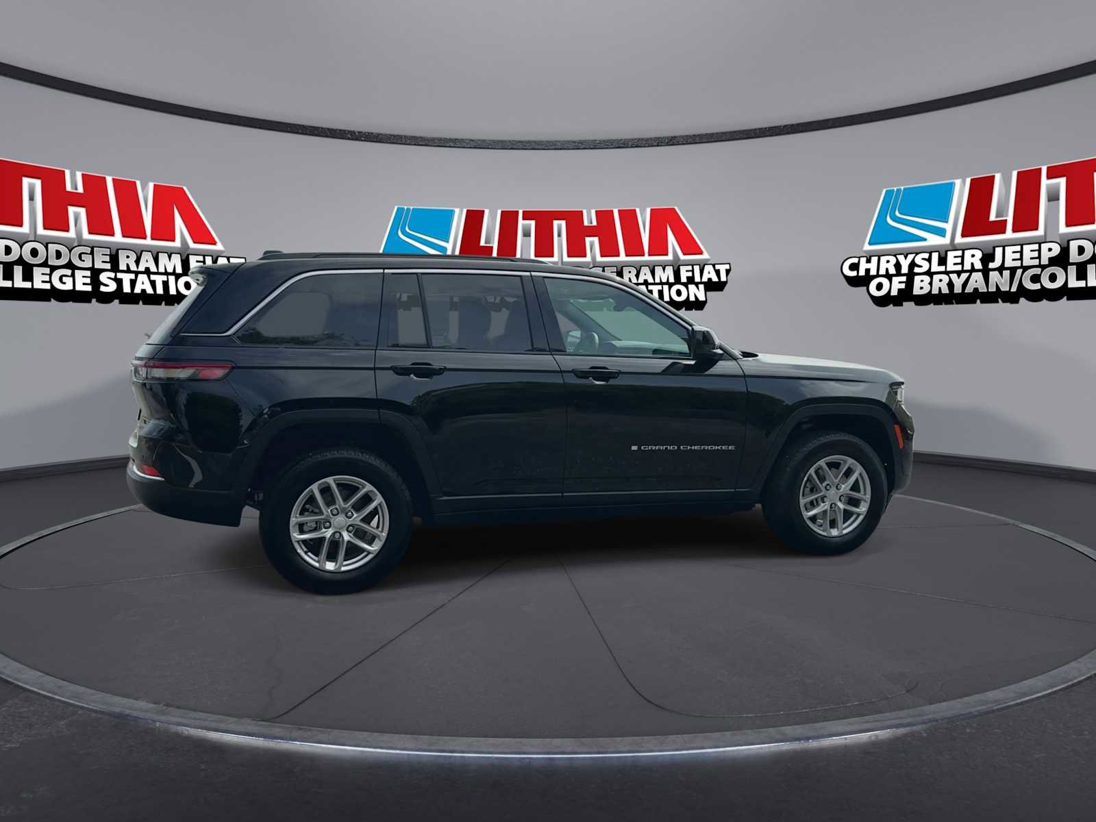 New 2026 Jeep Grand Cherokee Laredo X RWD image 8