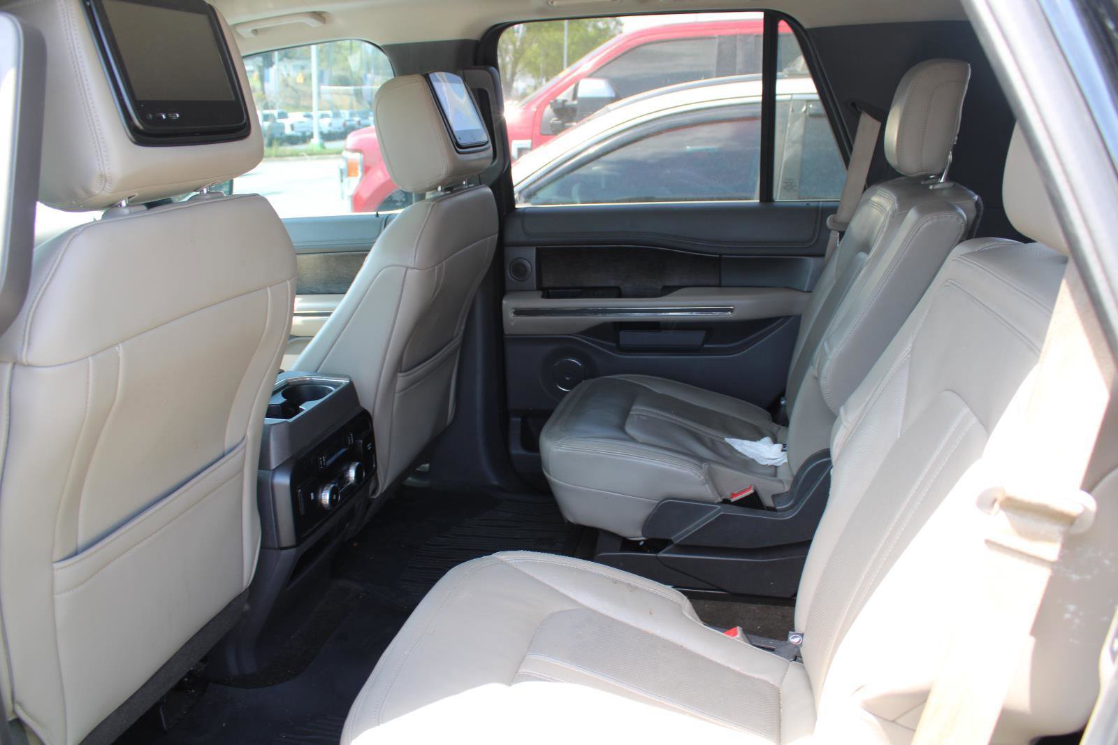 Used 2018 Ford Expedition Limited w/ Equipment Group 302A image 7
