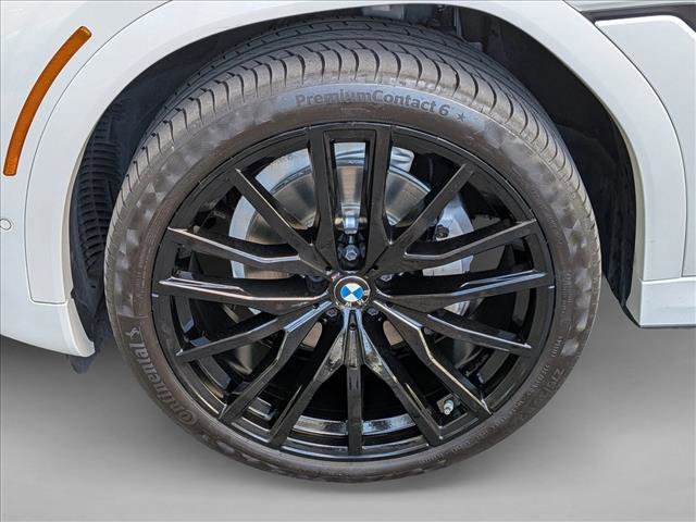 Used 2022 BMW X6 xDrive40i w/ Executive Package image 25