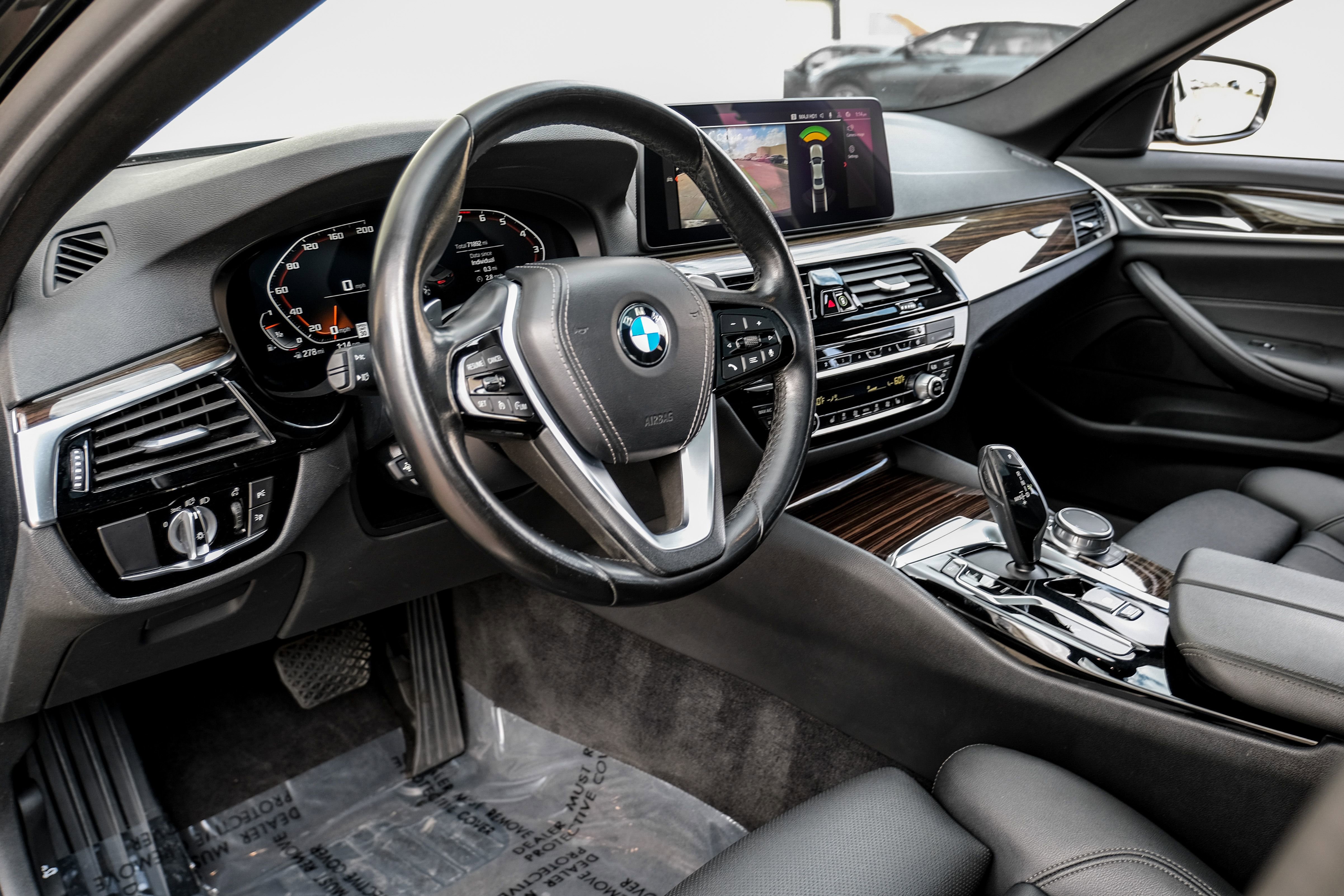 Used 2021 BMW 540i w/ Convenience Package image 2