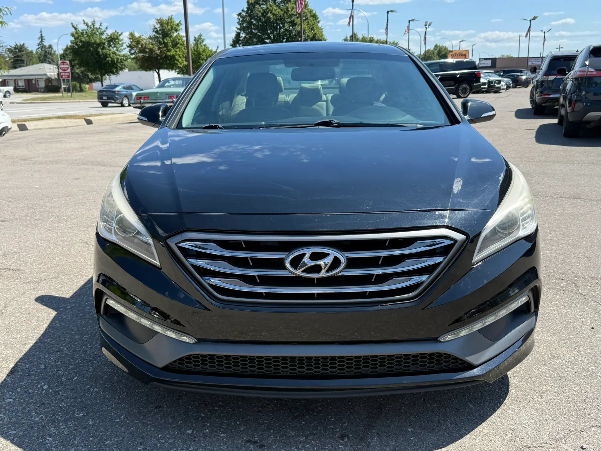Used 2017 Hyundai Sonata Limited w/ Cargo Package FWD image 2