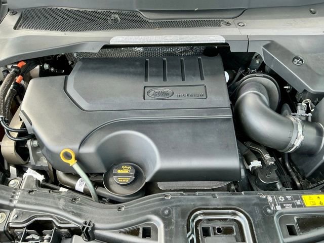 Used 2023 Land Rover Discovery Sport SE image 7