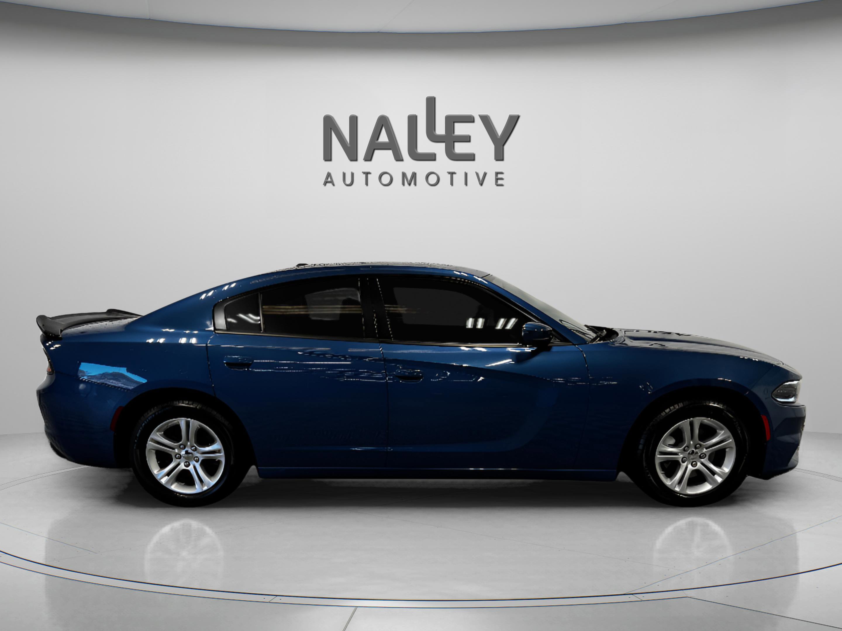 Used 2022 Dodge Charger SXT w/ Driver Convenience Group image 6