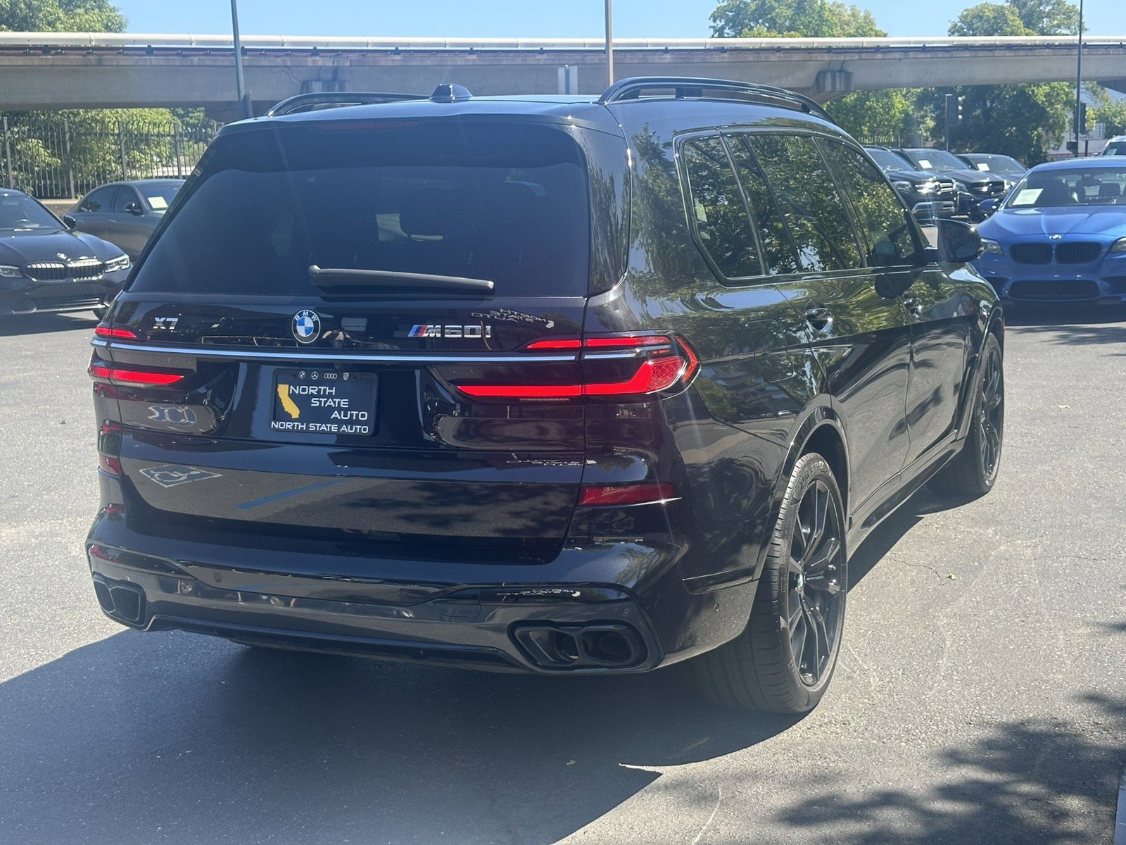 Used 2023 BMW X7 M60i w/ M Sport Professional Package image 9