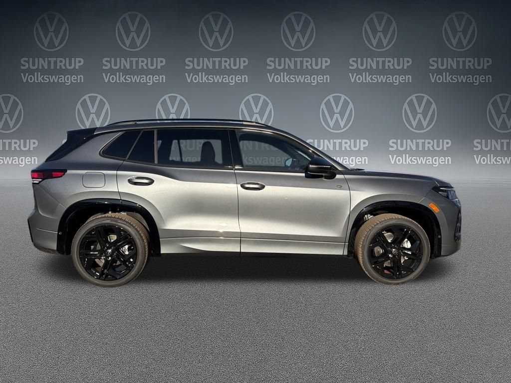 Used 2026 Volkswagen Tiguan SE R-Line AWD/4WD image 6
