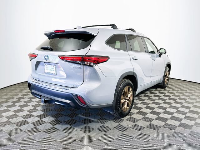 Certified 2023 Toyota Highlander Bronze Edition image 8