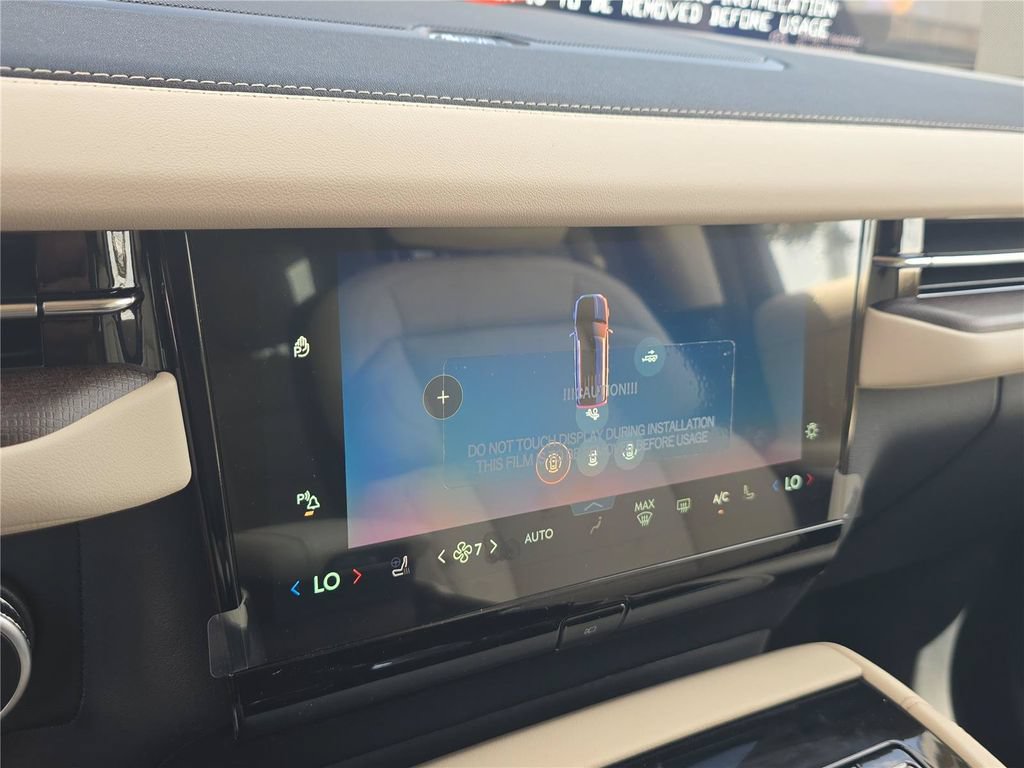 New 2027 Lincoln Navigator Premiere RWD image 20