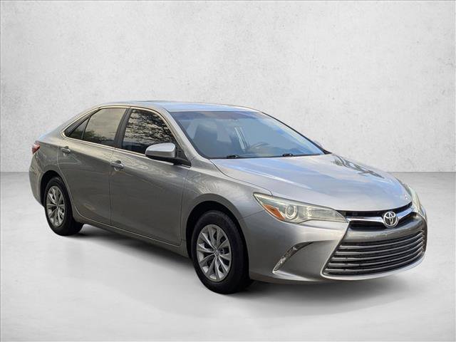 Used 2015 Toyota Camry LE video 3