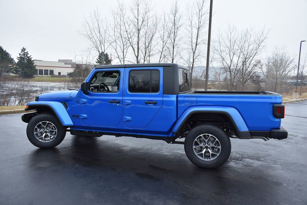 New 2026 Jeep Gladiator Sport AWD/4WD image 9