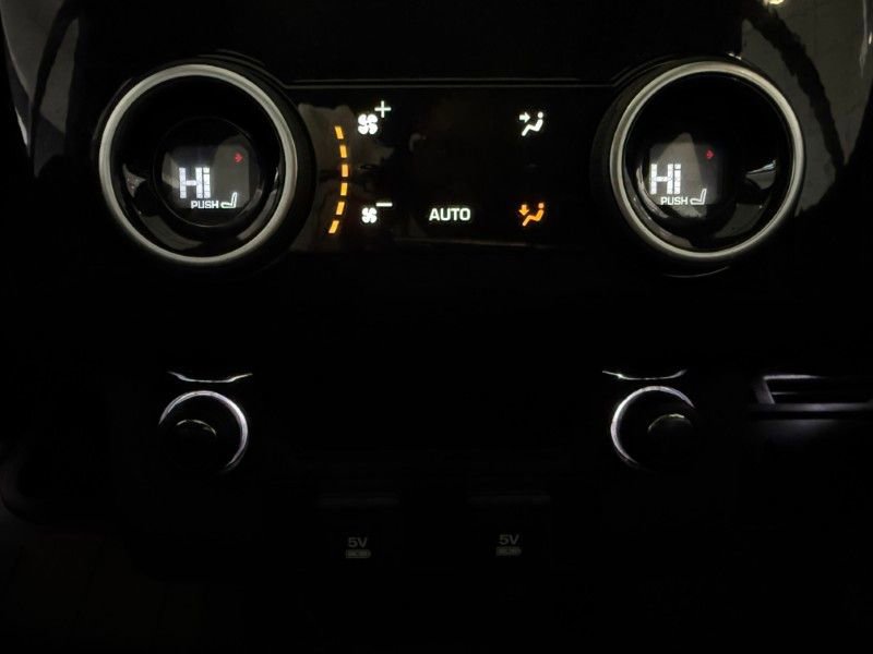 Used 2020 Land Rover Range Rover HSE image 38