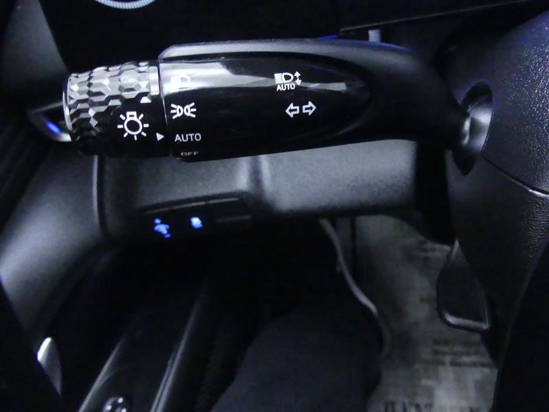 Used 2025 Hyundai Elantra SEL image 18