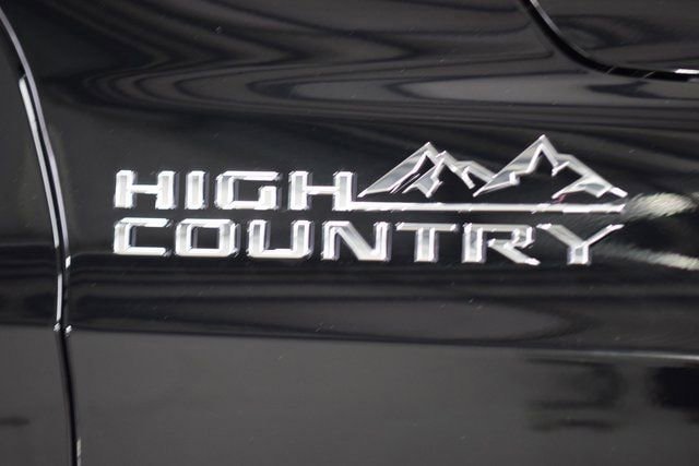 New 2026 Chevrolet Suburban High Country image 16