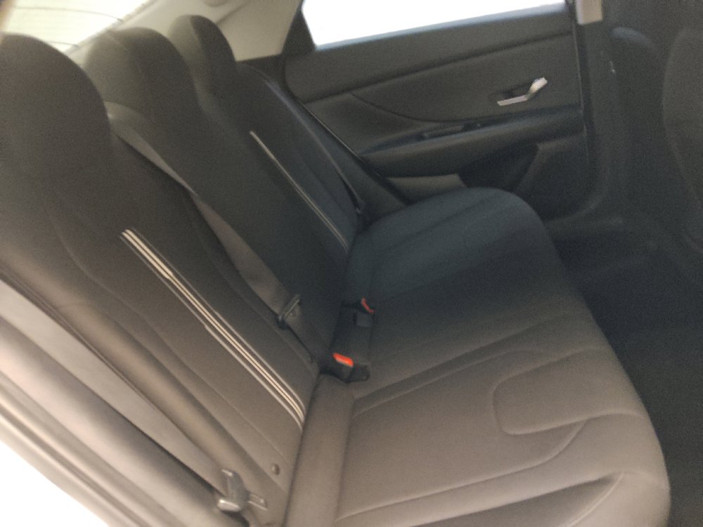 Used 2021 Hyundai Elantra SEL FWD image 19