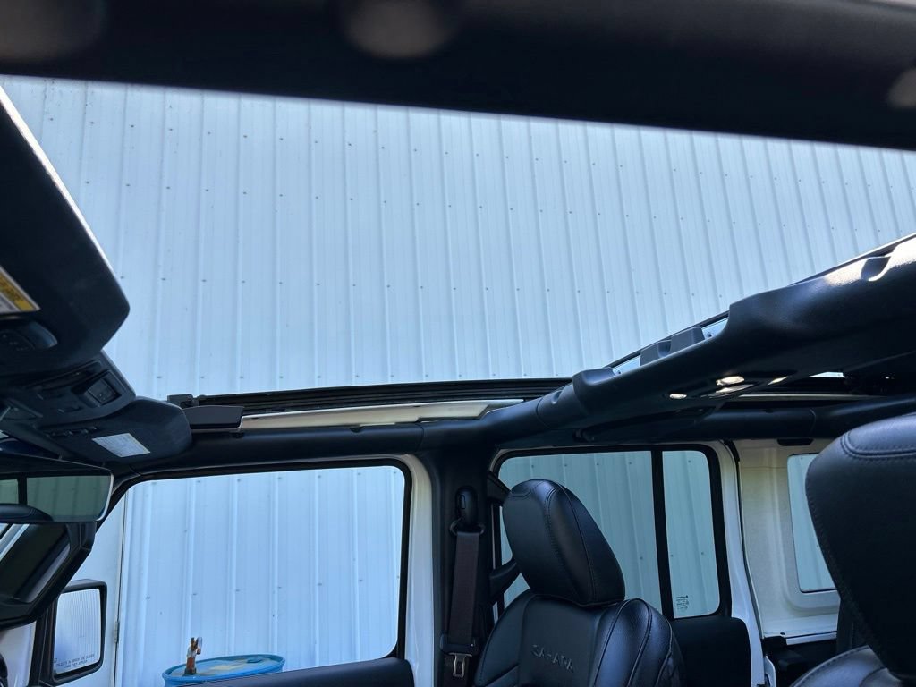 Used 2023 Jeep Wrangler Unlimited Sahara AWD/4WD image 28