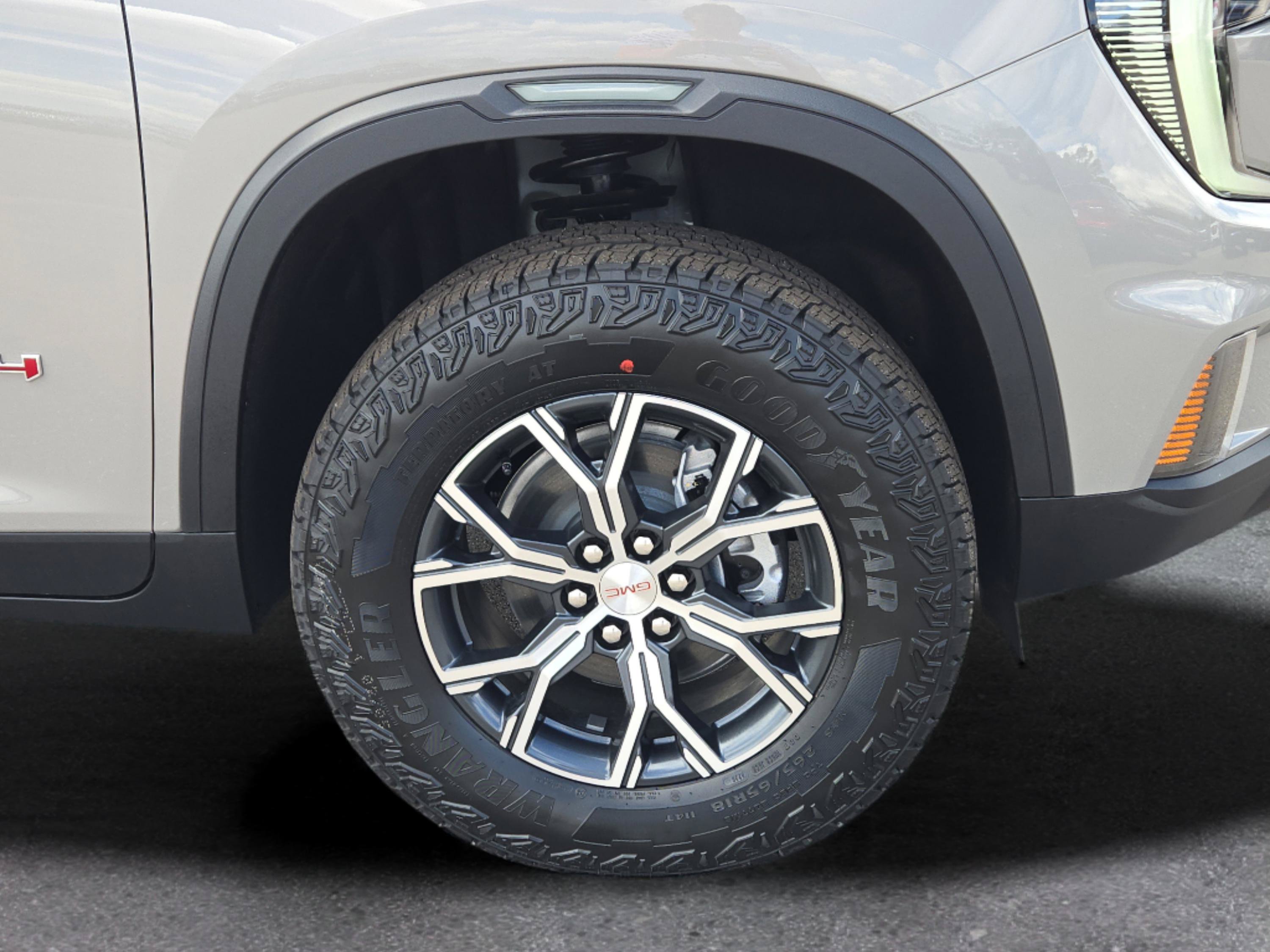 New 2026 GMC Acadia AT4 w/ LPO, Floor Liner Package AWD/4WD image 5