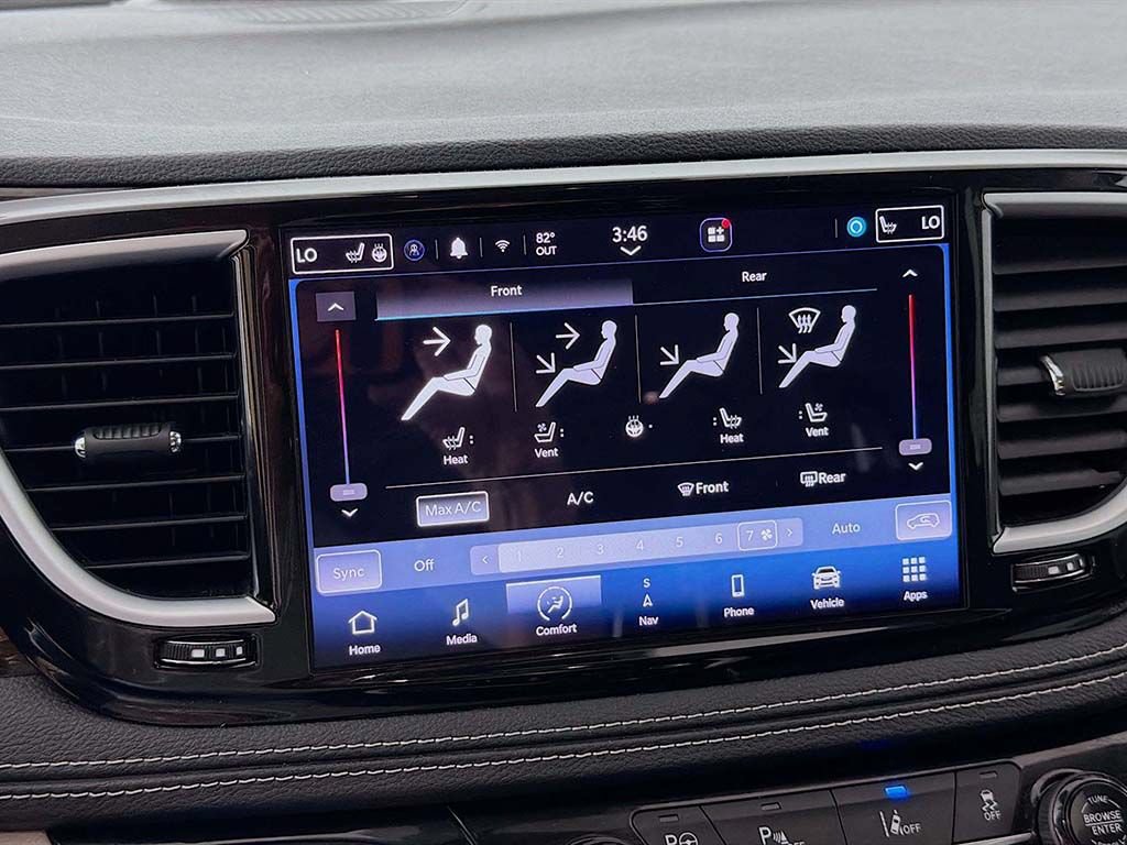 Used 2023 Chrysler Pacifica Limited w/ Uconnect Theater Family Group FWD image 44