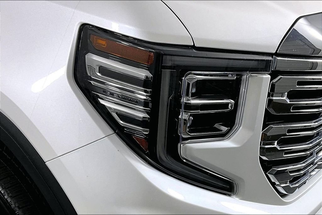 Used 2024 GMC Sierra 1500 Denali AWD/4WD image 30