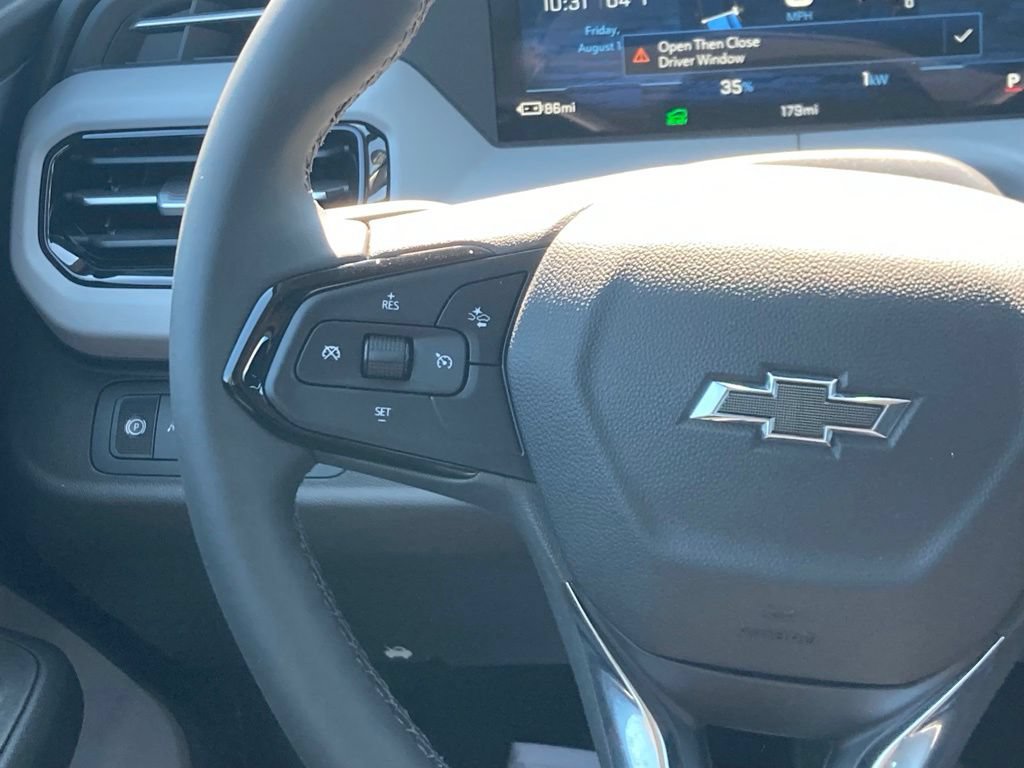 Used 2027 Chevrolet Bolt LT w/ Comfort Package FWD image 9