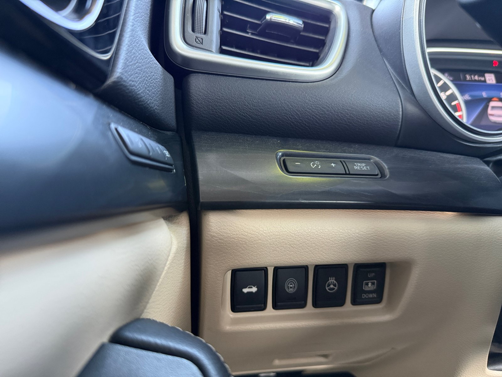 Used 2023 Nissan Maxima Platinum w/ Sport Mat Group FWD image 19