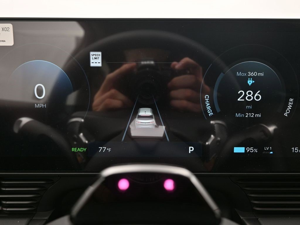 New 2025 Hyundai Ioniq 5 SEL image 9