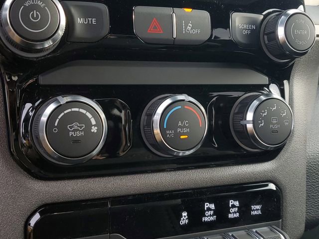 New 2026 RAM 1500 Classic Warlock image 32