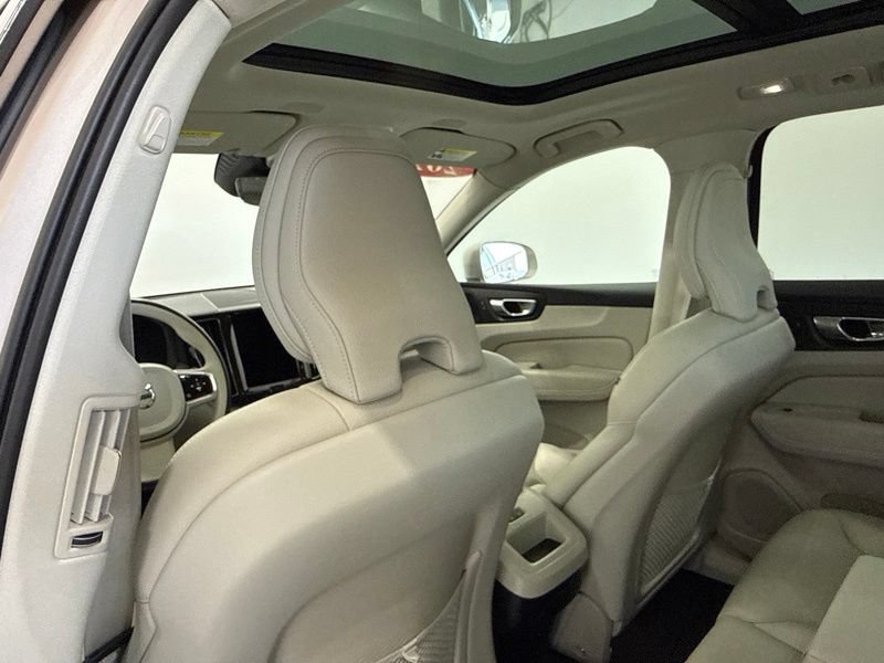 Used 2023 Volvo XC60 B5 Plus w/ Climate Package AWD/4WD image 19