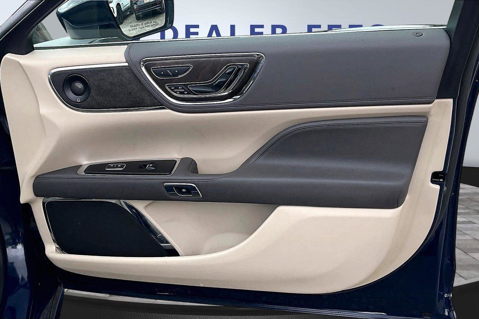 Used 2019 Lincoln Continental Reserve AWD/4WD image 28