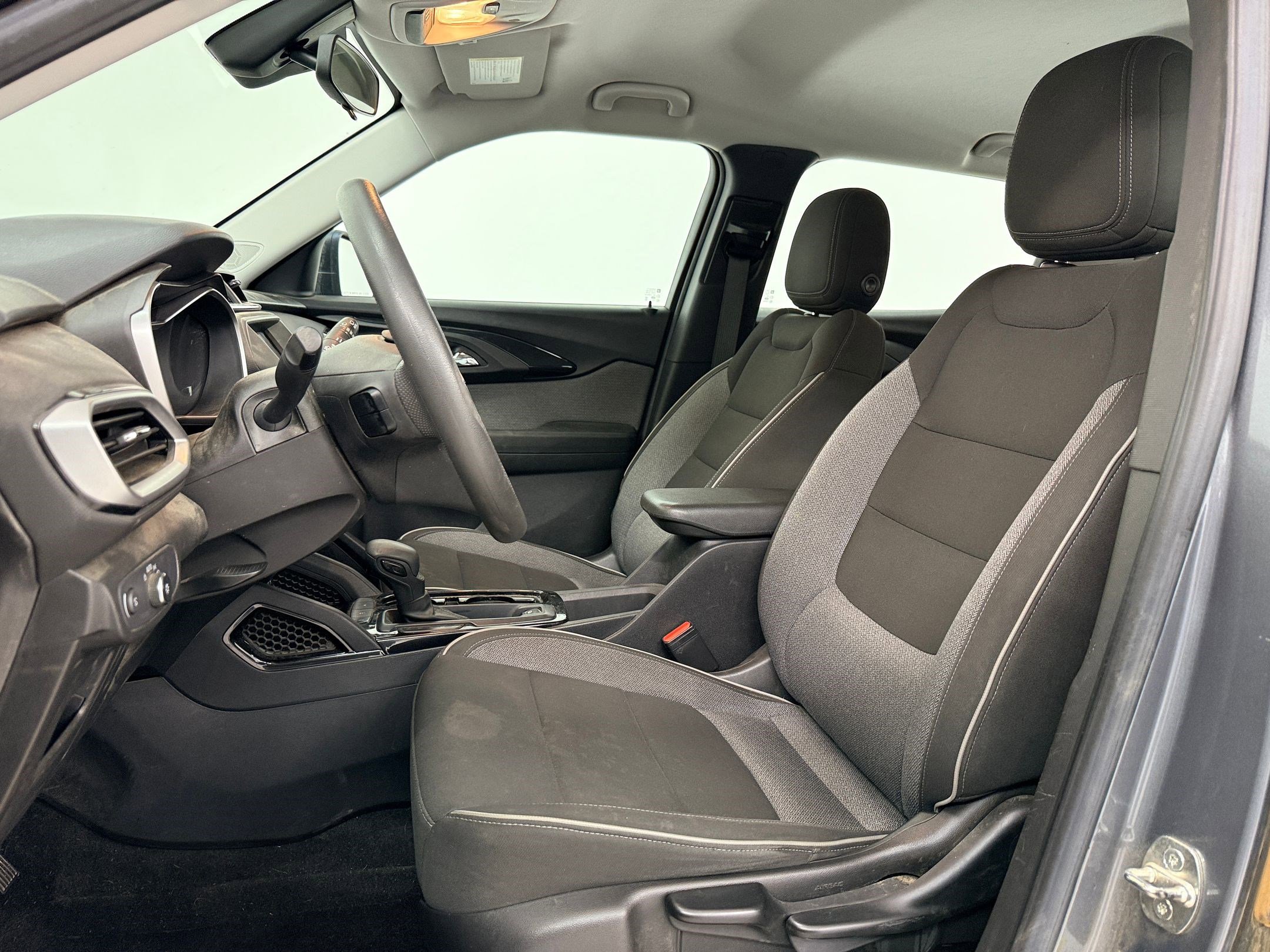 Used 2021 Chevrolet TrailBlazer LS FWD image 19