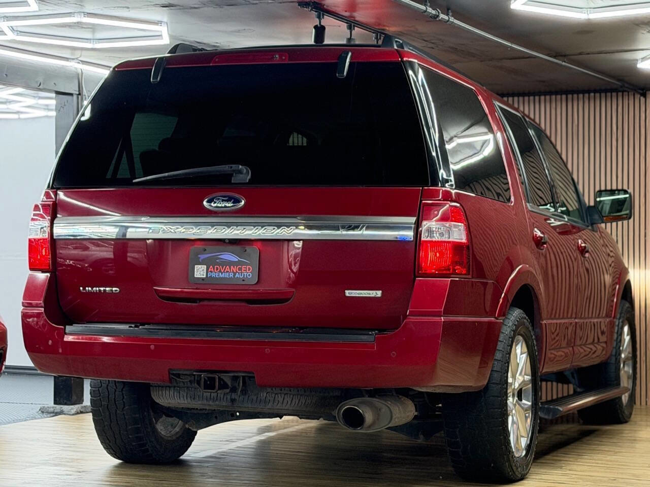 Used 2015 Ford Expedition Limited w/ Equipment Group 301A AWD/4WD image 7
