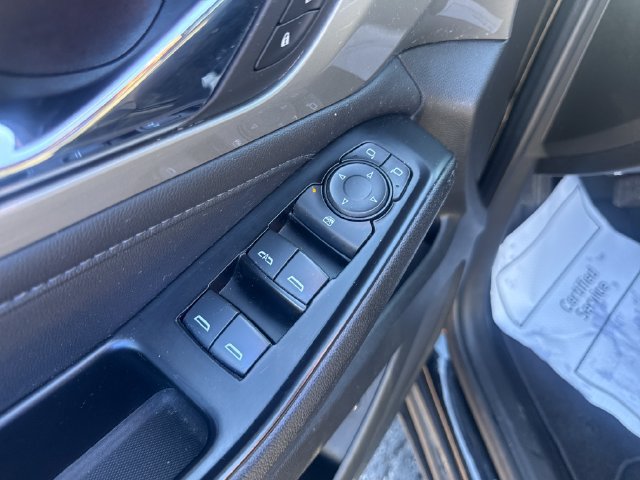 Used 2023 Chevrolet Traverse LT AWD/4WD image 11