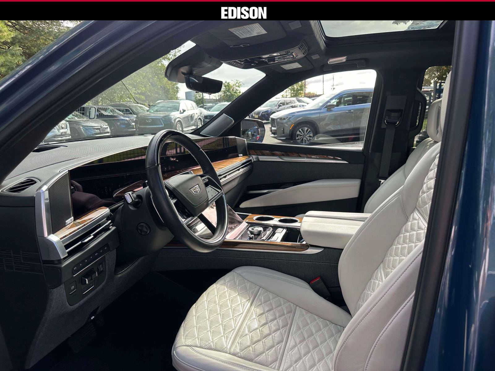Used 2025 Cadillac Escalade Sport Platinum AWD/4WD image 15